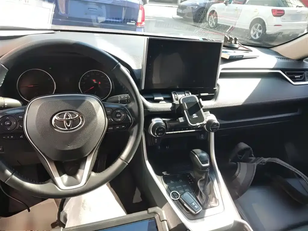 Toyota Wildlander — фото 10