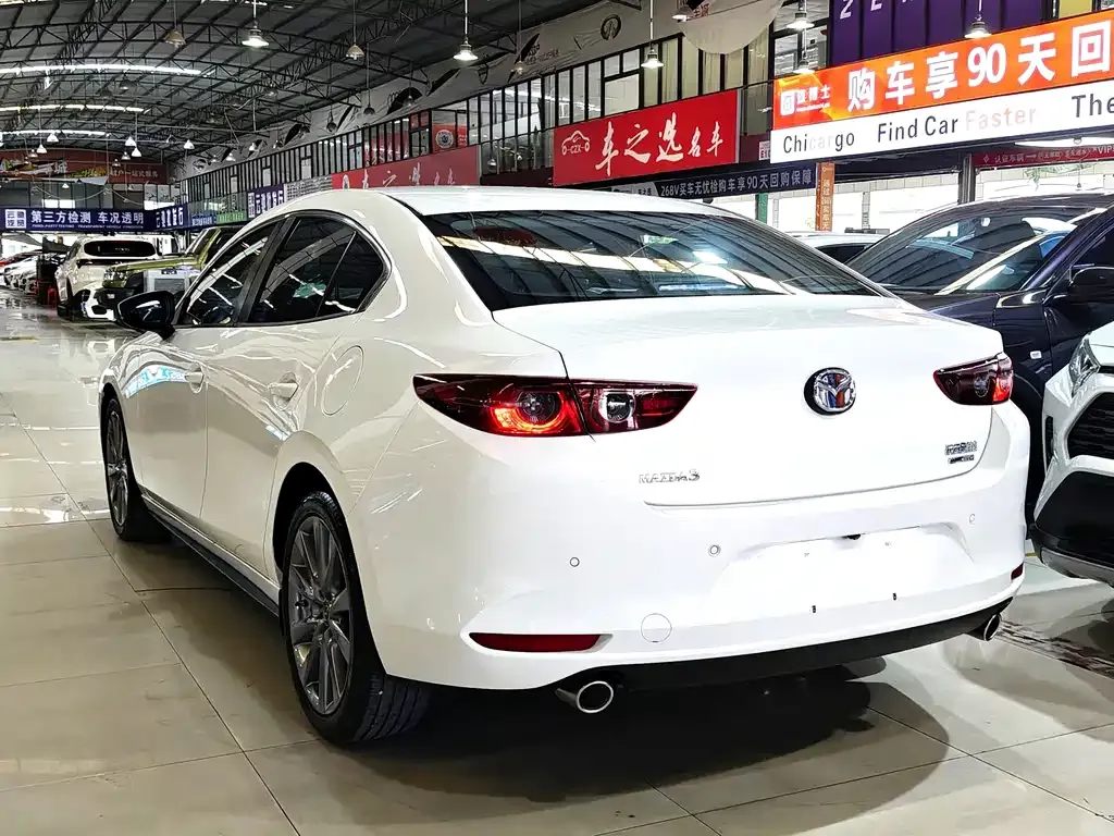 Mazda 3 Axela — фото 4
