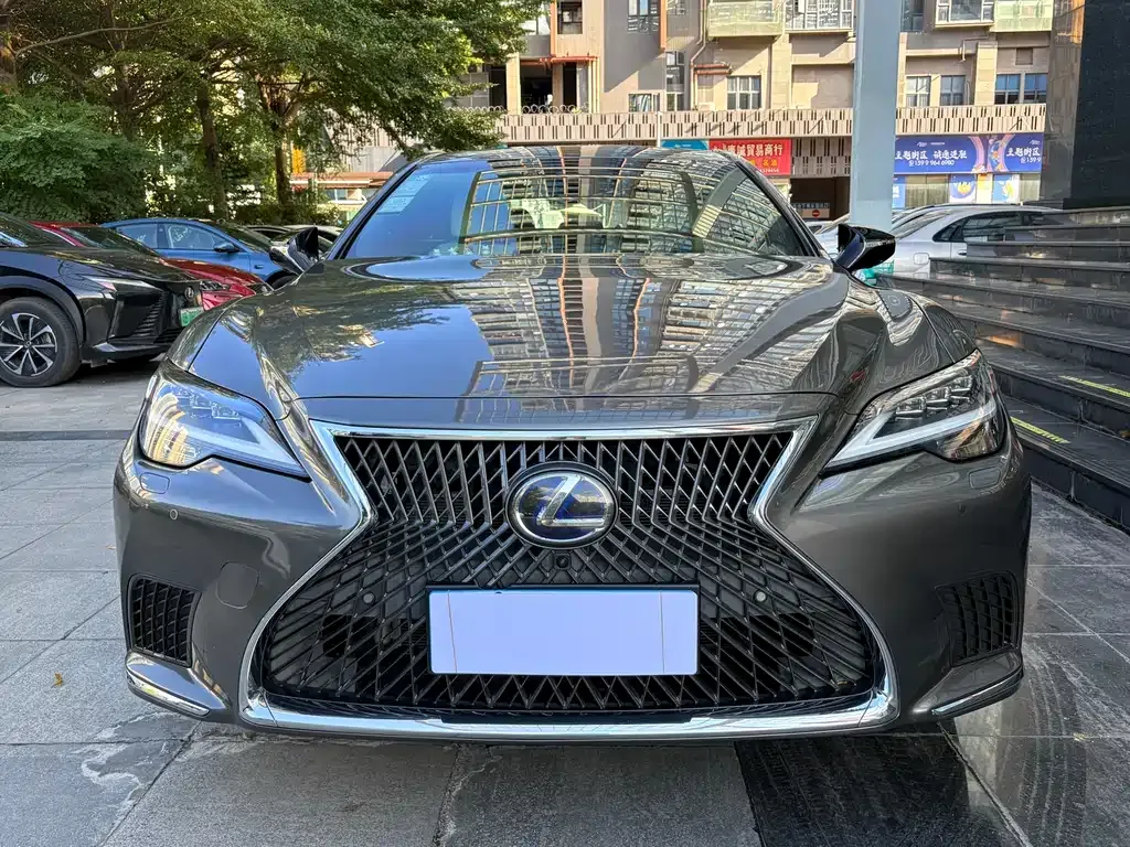 Lexus LS — фото 2