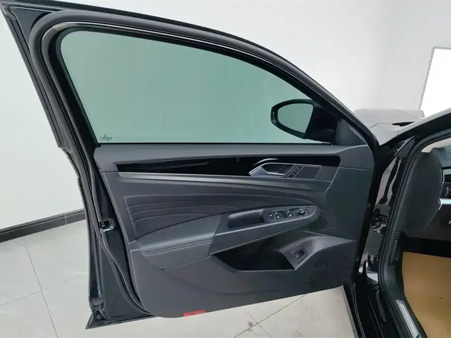 Volkswagen Passat — фото 7