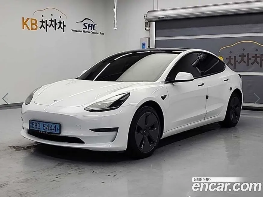 Tesla Model 3 — фото 1