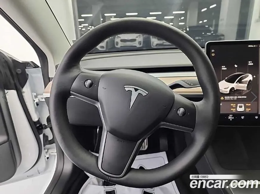 Tesla Model 3 — фото 9