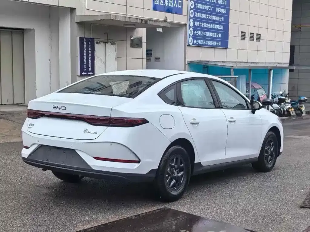 BYD Qin PLUS — фото 8