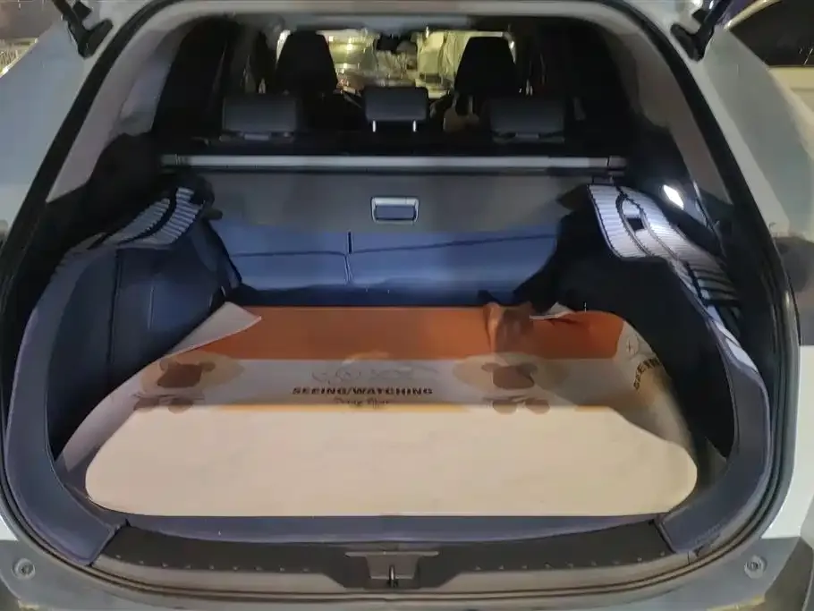 Toyota RAV4 — фото 4