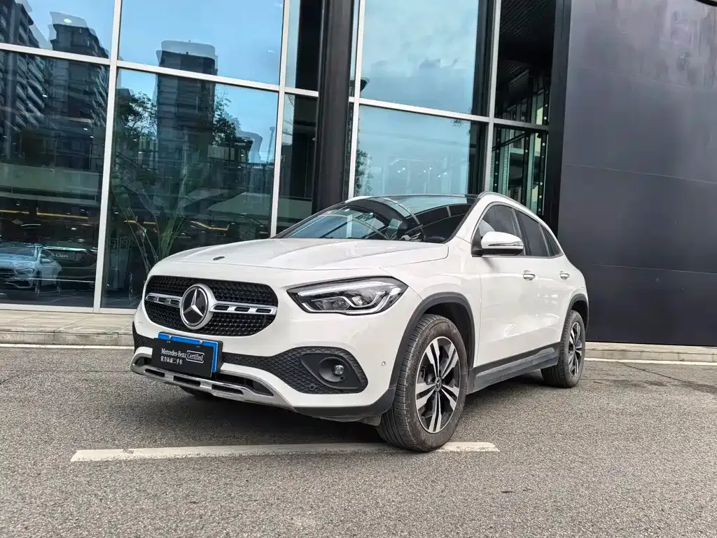 Mercedes-Benz GLA — фото 1