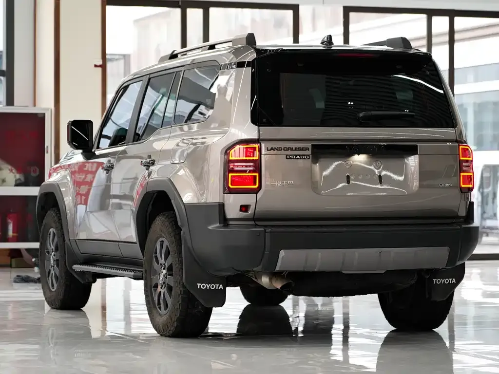 Toyota Prado — фото 4