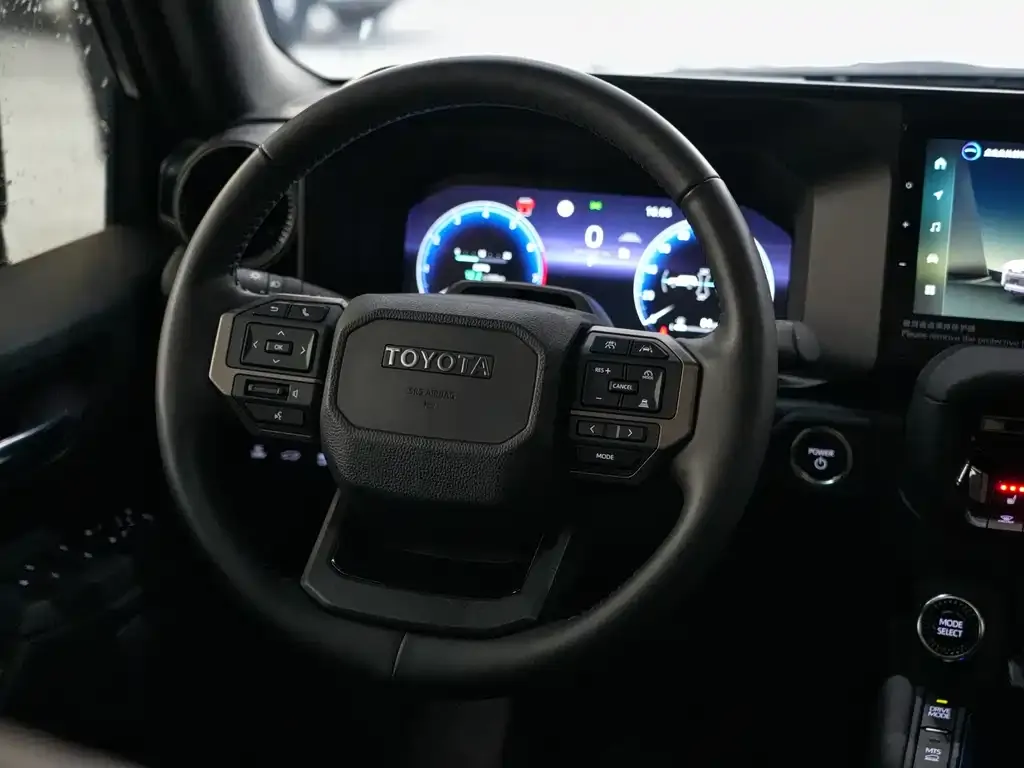 Toyota Prado — фото 7