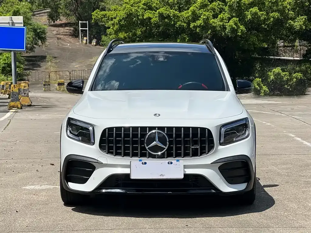 Mercedes-Benz GLB AMG — фото 2