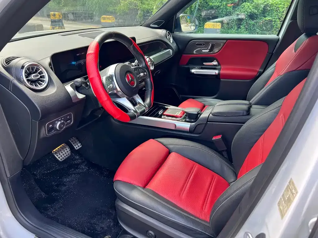 Mercedes-Benz GLB AMG — фото 4