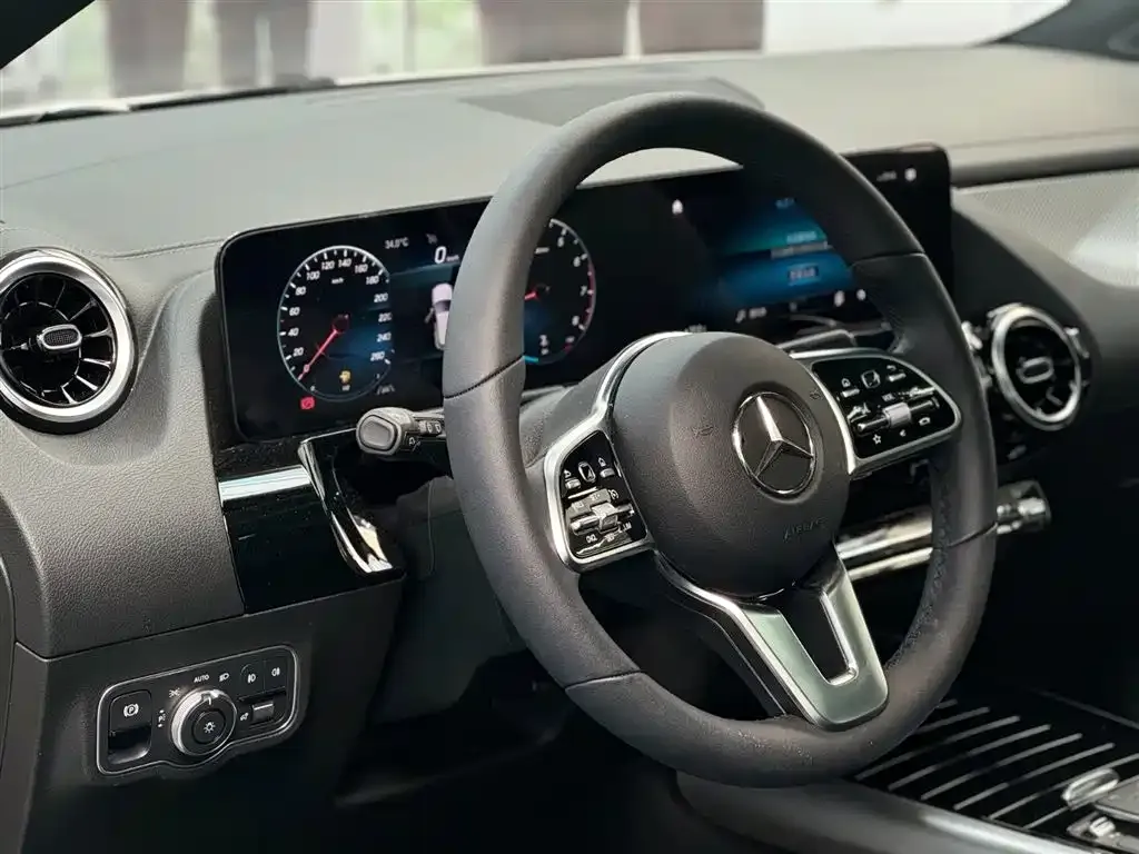 Mercedes-Benz GLA — фото 7