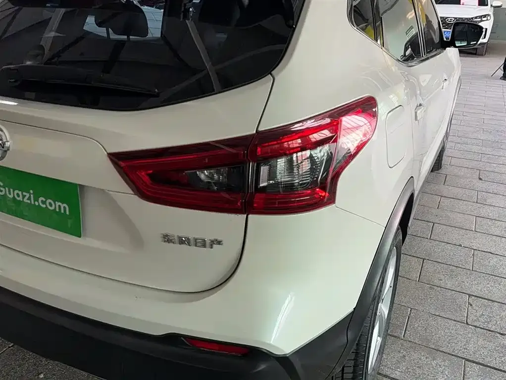 Nissan Qashqai — фото 10
