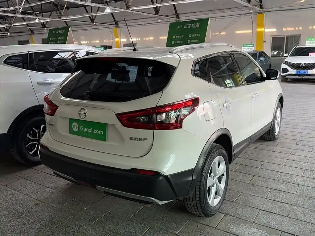 Nissan Qashqai — фото 9