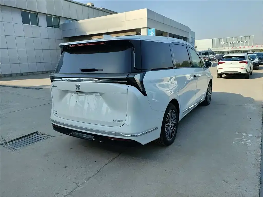 Buick GL8 Hybrid — фото 7