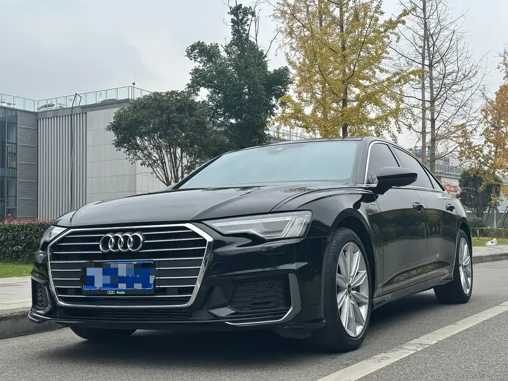 Audi A6L — фото 1