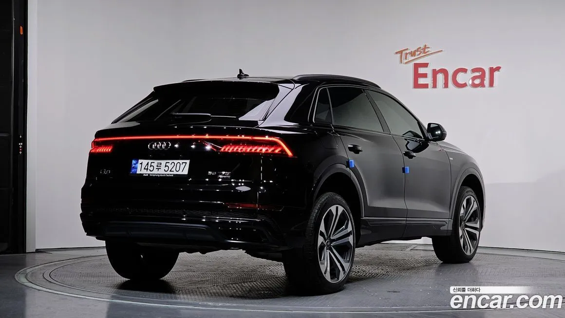 Audi Q8 — фото 2