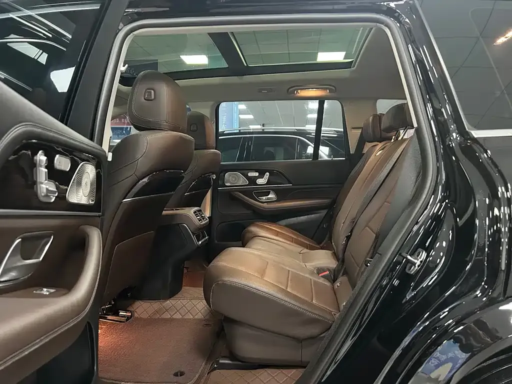 Mercedes-Benz GLS — фото 6