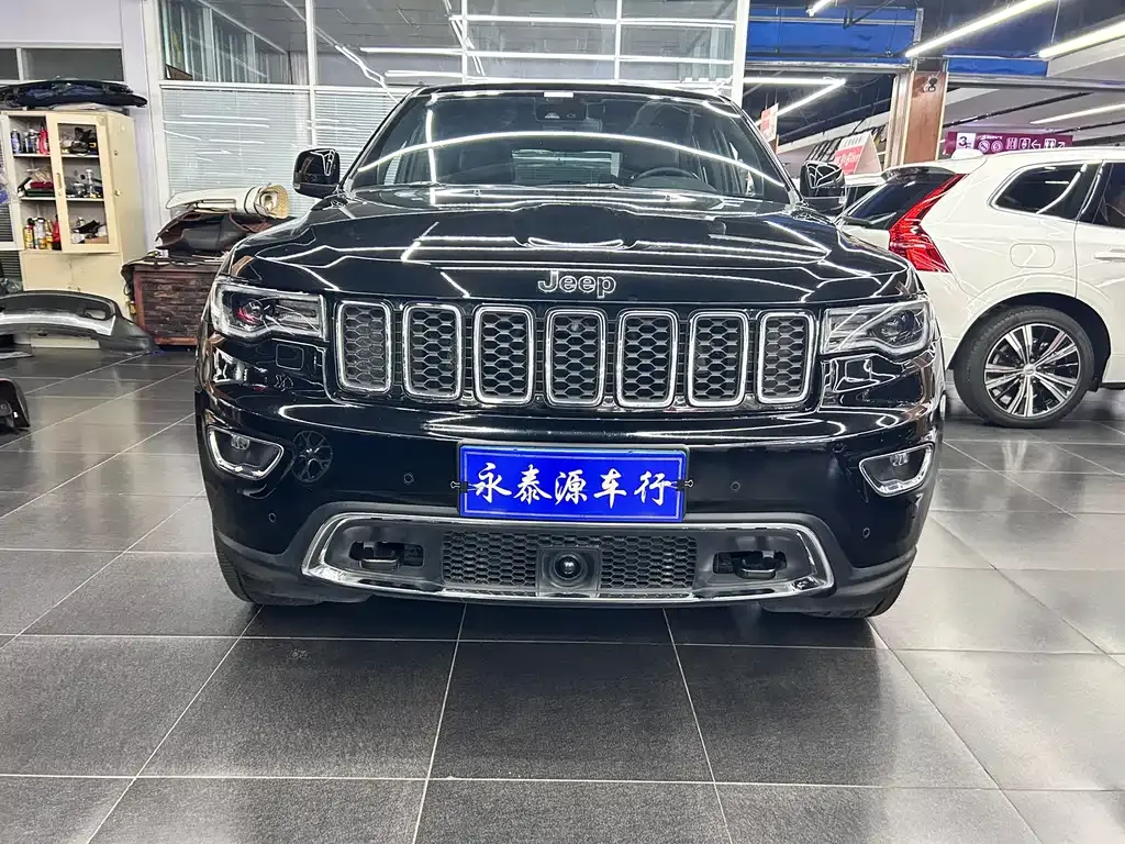 Jeep Grand Cherokee (Import) — фото 2