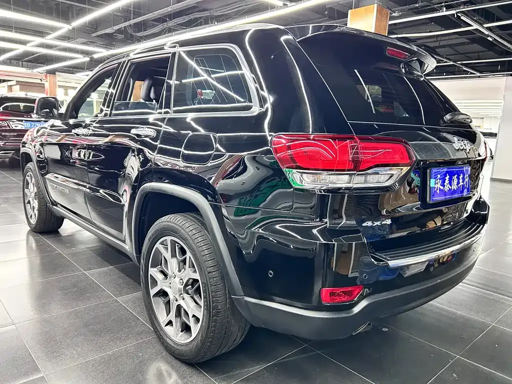 Jeep Grand Cherokee (Import) — фото 5