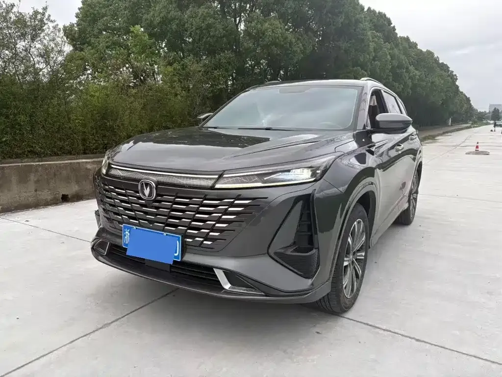 Changan CS75PLUS — фото 1
