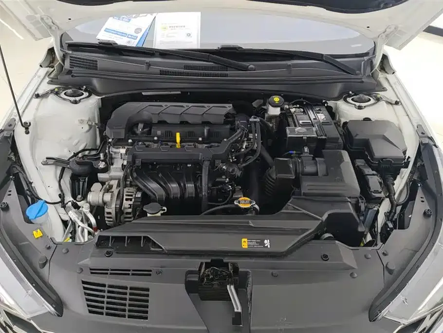 Hyundai Elantra — фото 10