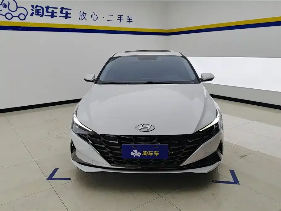 Hyundai Elantra — фото 2