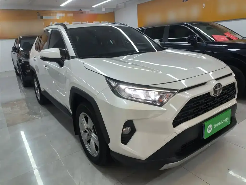 Toyota RAV4 — фото 4