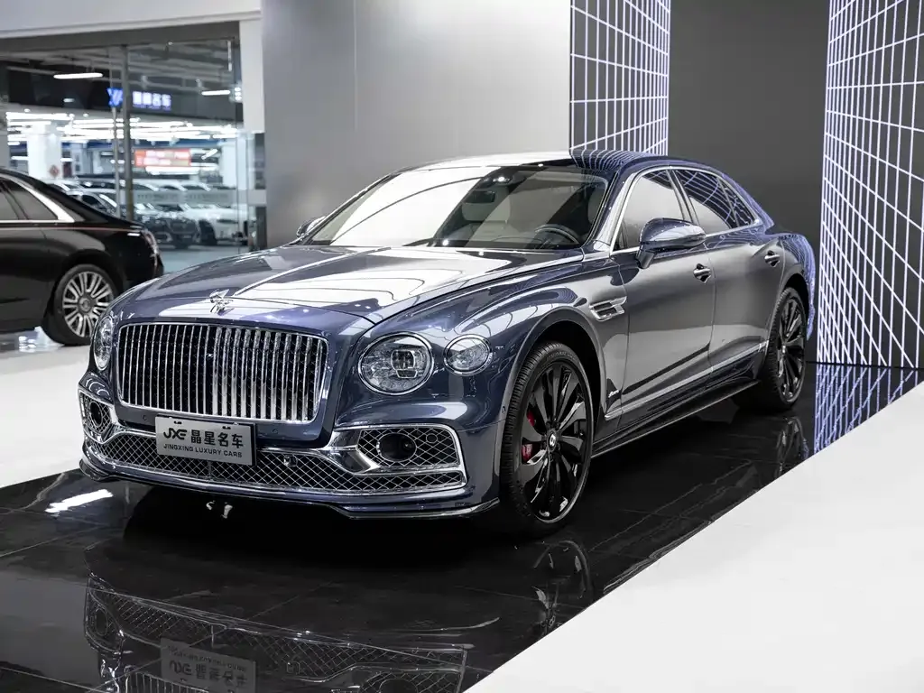 Bentley Flying Spur — фото 1
