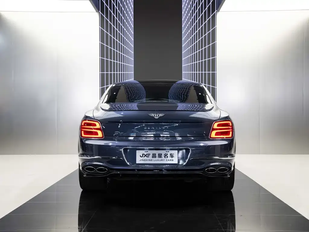 Bentley Flying Spur — фото 10