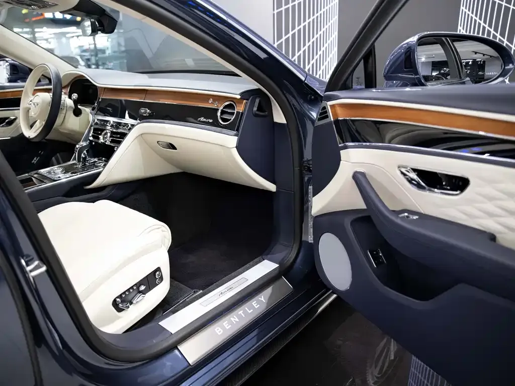 Bentley Flying Spur — фото 7