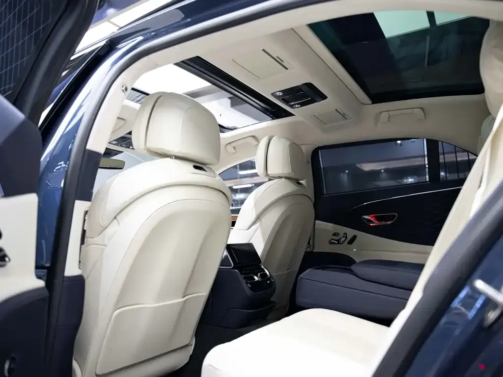 Bentley Flying Spur — фото 9
