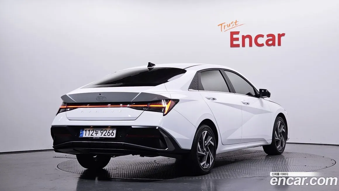 Hyundai AVANTE — фото 2