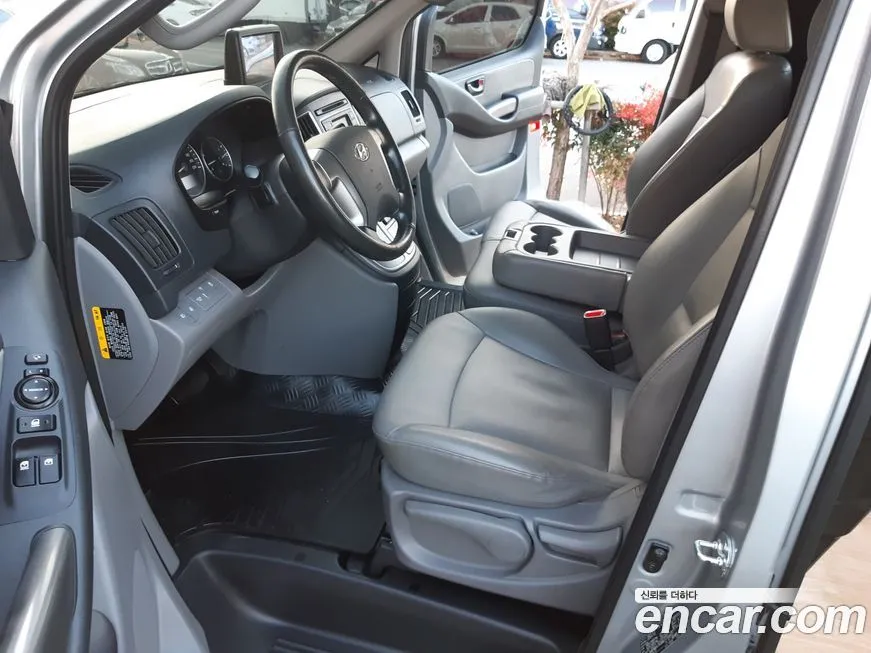 Hyundai Starex — фото 10