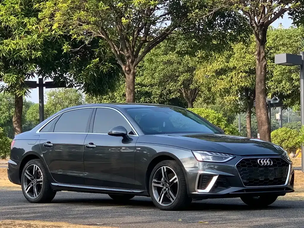 Audi A4L — фото 2