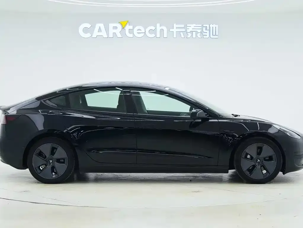 Tesla Model 3 — фото 4