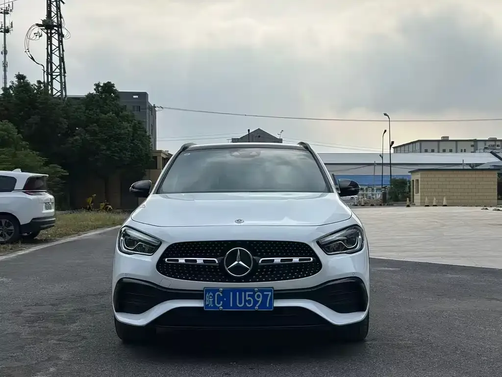 Mercedes-Benz GLA — фото 1