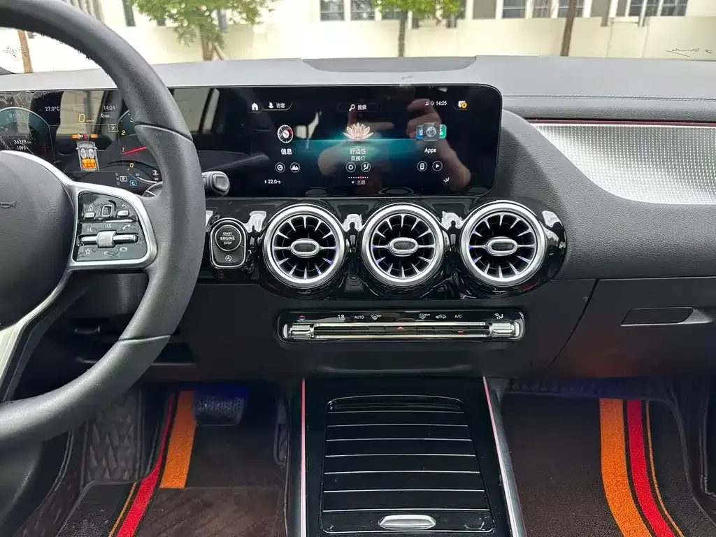 Mercedes-Benz GLA — фото 10