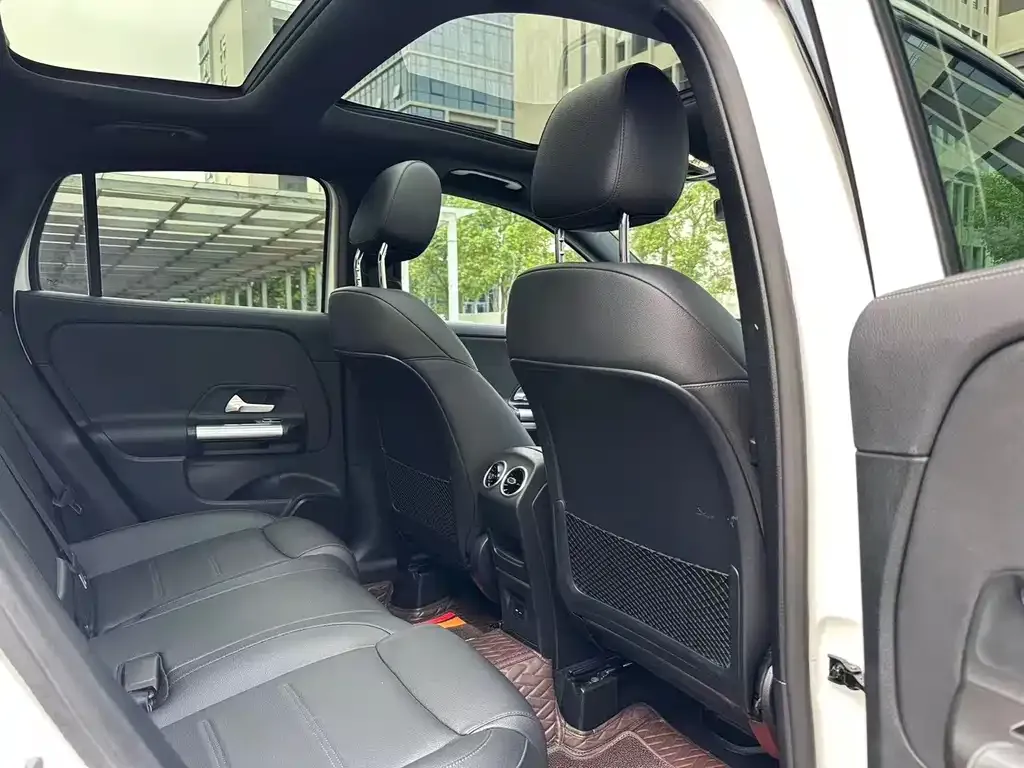 Mercedes-Benz GLA — фото 7