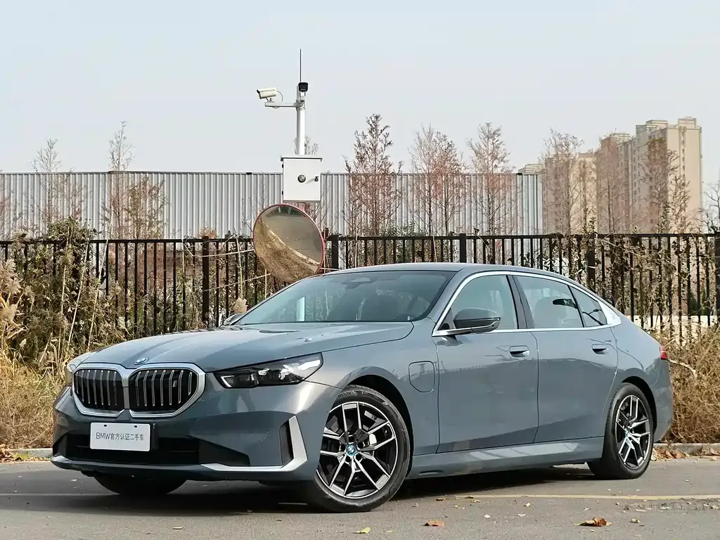 BMW i5 — фото 1
