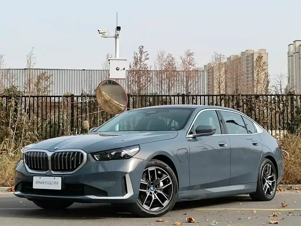 BMW i5 — фото 2