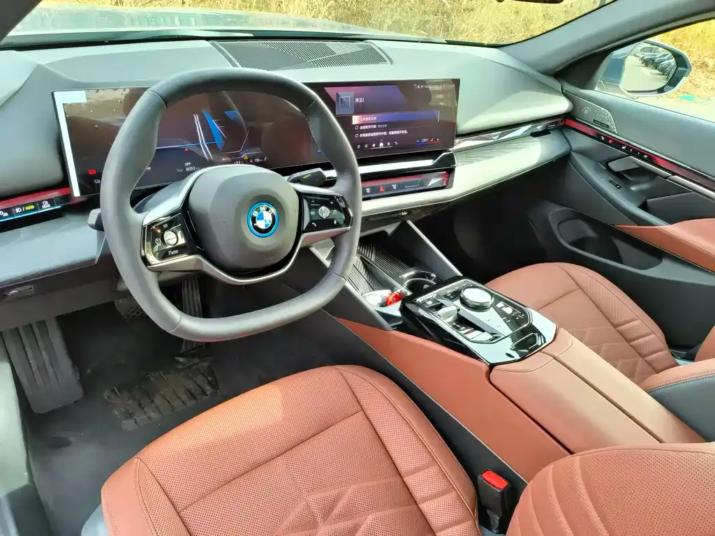 BMW i5 — фото 8