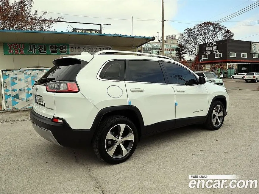 Jeep Cherokee — фото 4