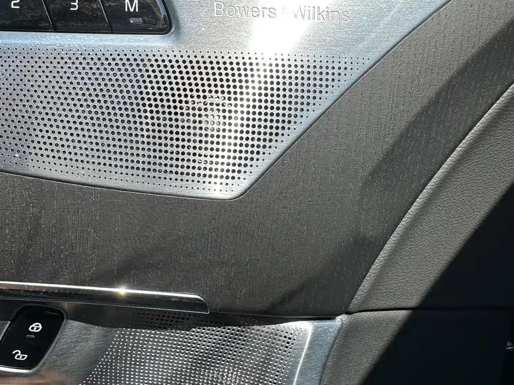 Volvo XC90 — фото 10