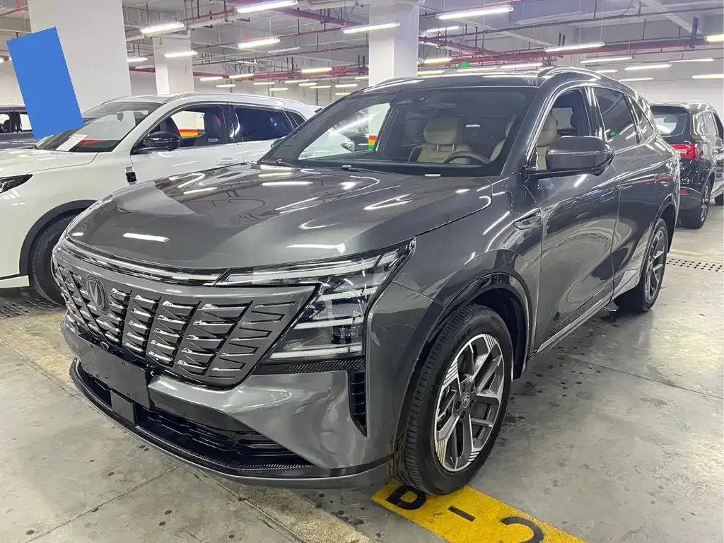 Changan CS75PLUS — фото 1