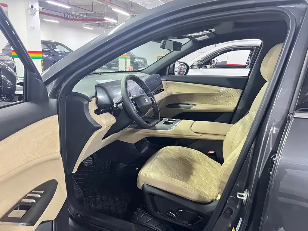 Changan CS75PLUS — фото 4
