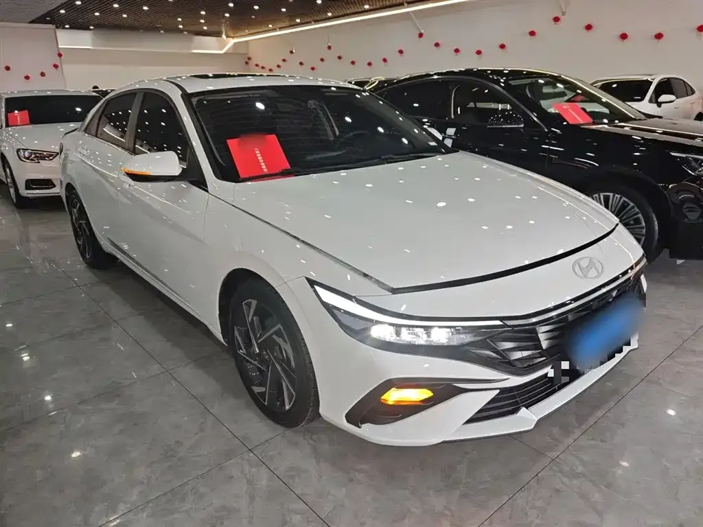 Hyundai Elantra — фото 4