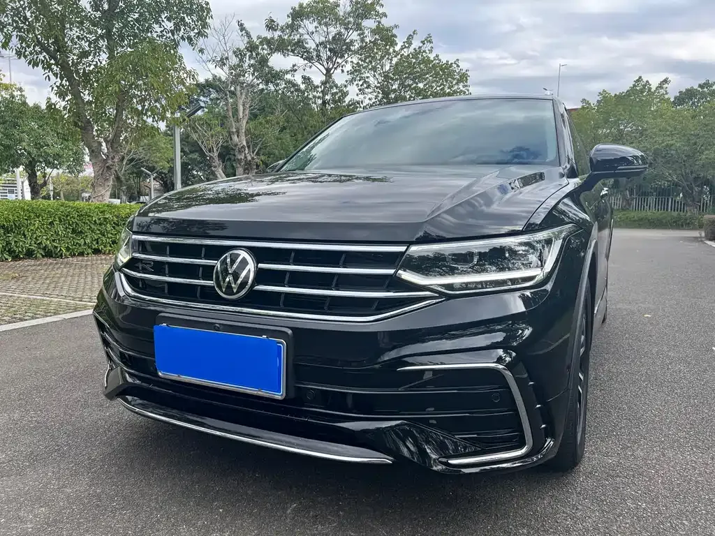 Volkswagen Tiguan L — фото 4
