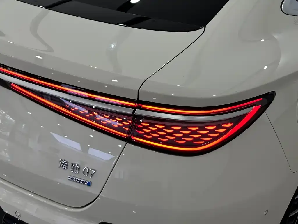 BYD Seal 07 DM-i — фото 6