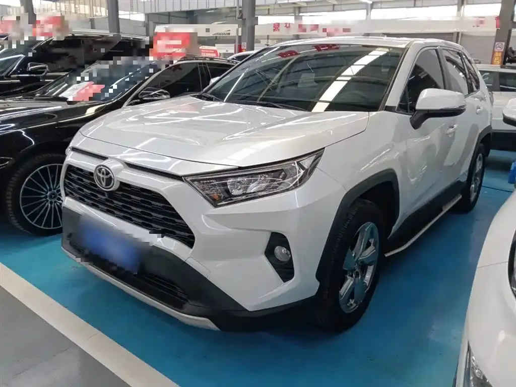 Toyota RAV4 — фото 5
