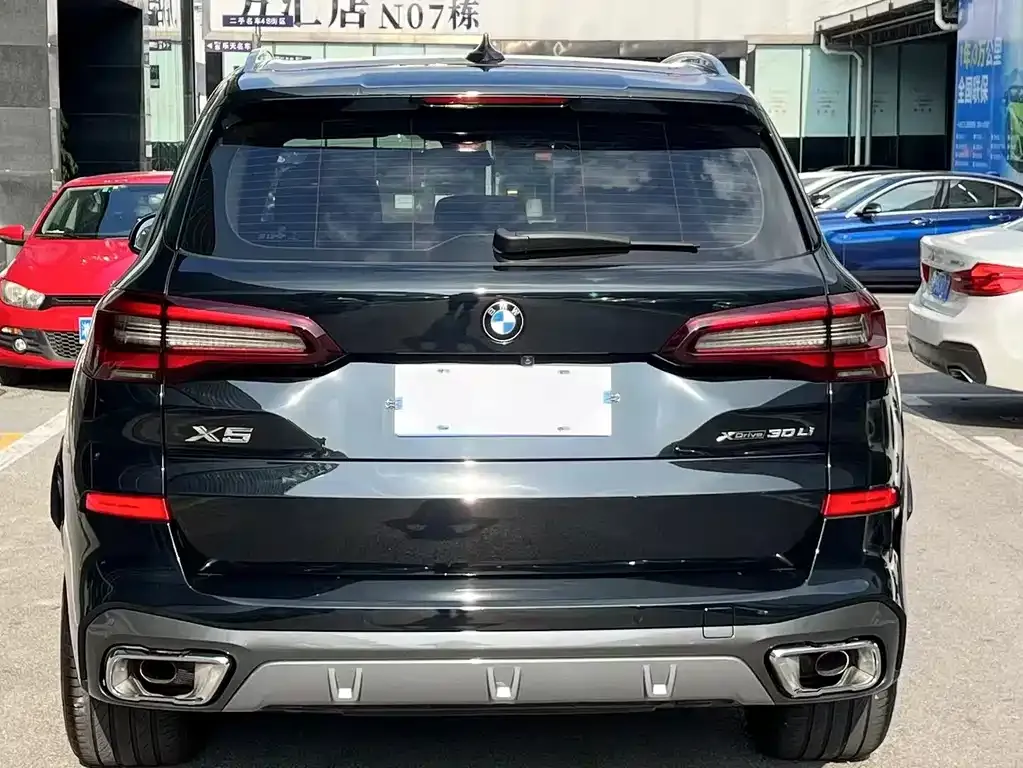 BMW X5 — фото 9