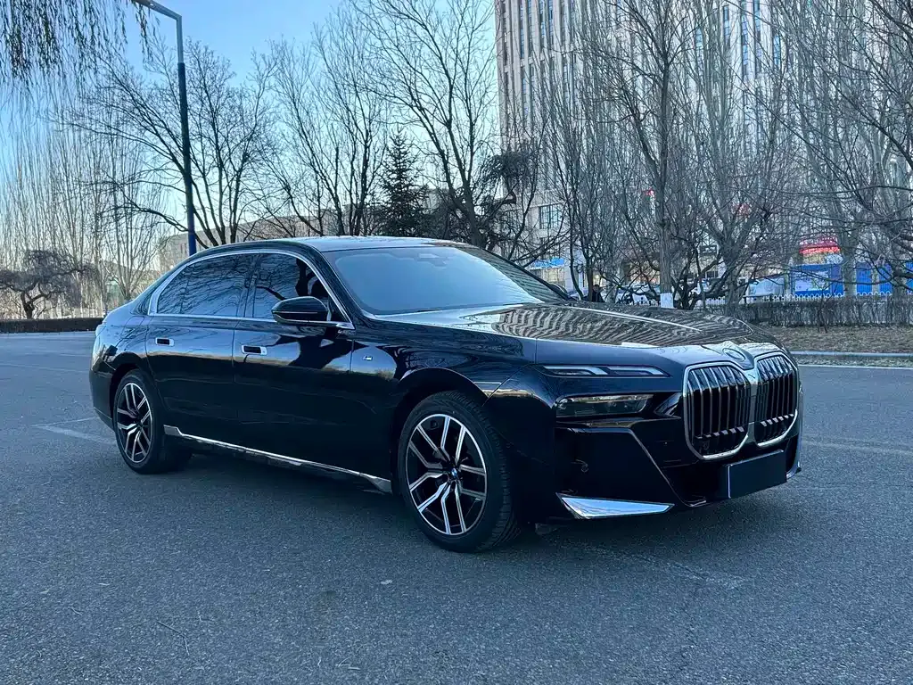 BMW 7 Series — фото 3